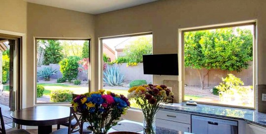 Arizona Window and Door in Scottsdale and Tucson showing large windows in kitchen of home